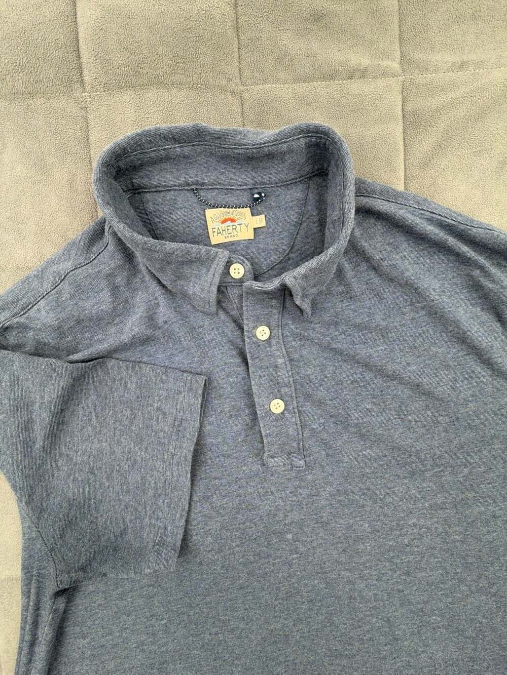 Faherty Movement Polo Size L Blue Heather Short Sleeve